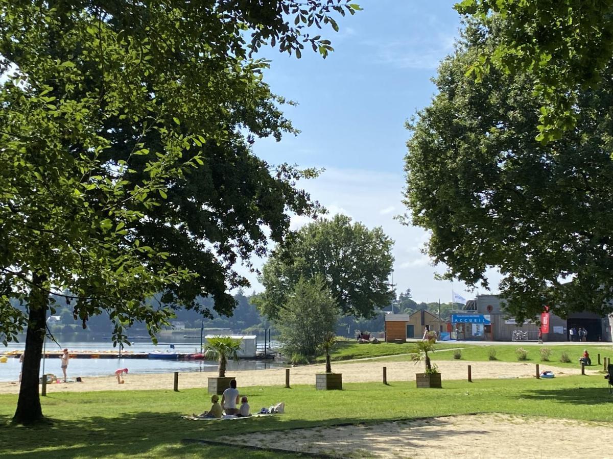Cottage Anadwen Au Pied Du Lac Au Duc Et Son Golf Ploërmel Екстериор снимка